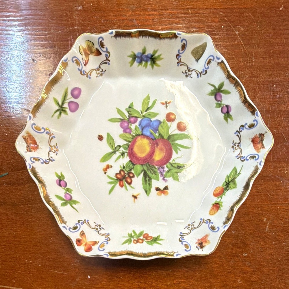 I. Godinger & Co Ceramic Octagonal 7in Decorative Plate Fruit Pattern White